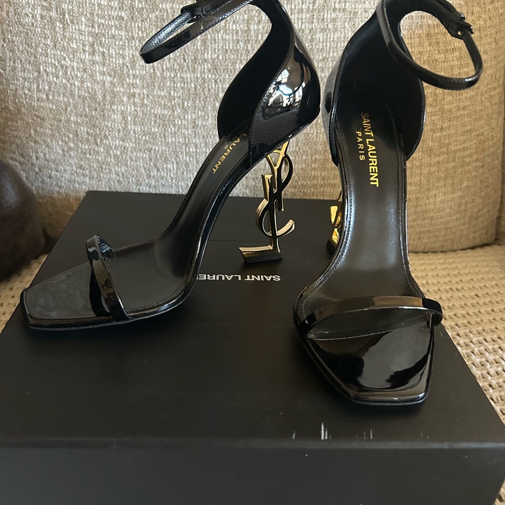 Saint Laurent Shiny Black Heels